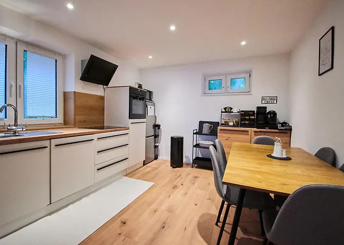 Appartement Flora - *